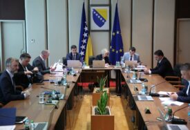 Vijeće ministara BiH sutra o prilivu migranata i sigurnosnoj situaciji u privremenim prihvatnim centrima