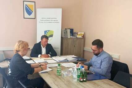 Ahmetović: Potpisani ugovori za uređenje poljoprivrednog zemljišta u Tuzli i Kalesiji