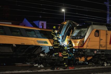 OSVANUO I VIDEO SNIMAK Sudarili se vozovi u Češkoj, ima poginulih i mnogo povrijeđenih