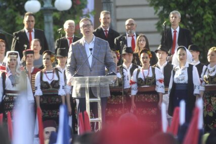 Vučić u Beogradu: Niko nikada neće moći da uništi srpsko jedinstvo