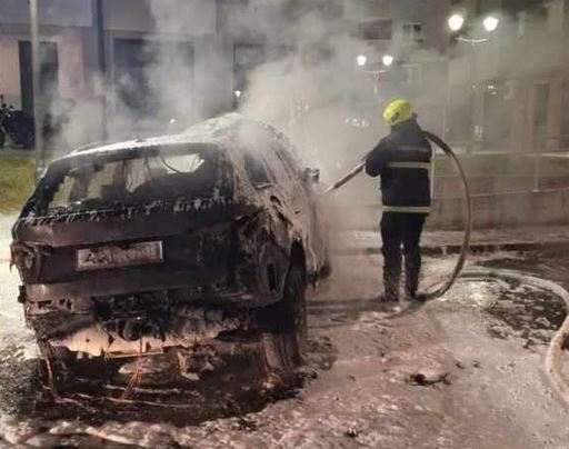 Zapaljen automobil na Palama