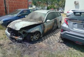 Neko je zapalio BMW-a u Gračanici