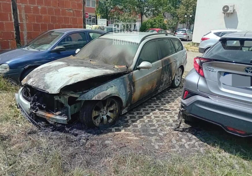 Zapaljen BMW u Gračanici 