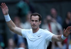 NAJEMOTIVNIJI WIMBLEDON Andy Murray se oprostio od tenisa, suze za kraj