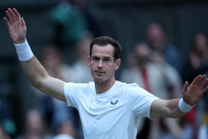 NAJEMOTIVNIJI WIMBLEDON Andy Murray se oprostio od tenisa, suze za kraj