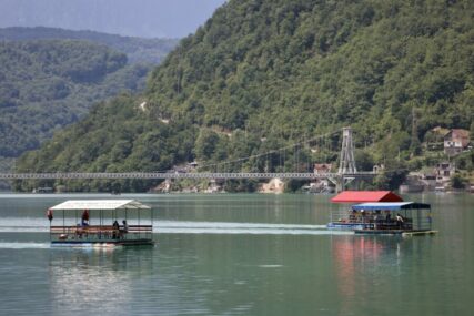NALAZ OBDUKCIJE POKAZAO Muškarac pronađen u Jablaničkom jezeru preminuo utapanjem