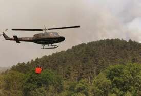 Helikopter OSBiH nastavlja angažman na pomoći gašenja požara u Crnoj Gori