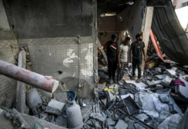 U izraelskim zračnim napadima na Gazu ubijeno najmanje pet osoba