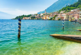 Masovna zaraza na bajkovitom jezeru u Italiji, više od 300 ljudi u bolnici, vlasti istražuju otkud je stigao OPASNI VIRUS