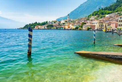 Masovna zaraza na bajkovitom jezeru u Italiji, više od 300 ljudi u bolnici, vlasti istražuju otkud je stigao OPASNI VIRUS