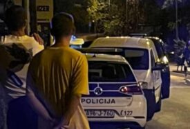 Noćas u Sarajevu: Muškarac pravio haos u Neđarićima, specijalci mu upali u stan (VIDEO)