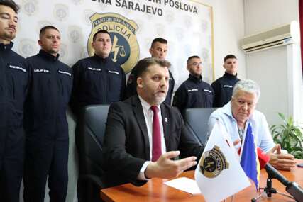 Potisivanje ugovora za školovanje pilota