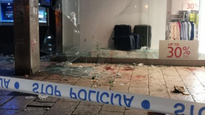 razbijeno staklo u klubu Central u Splitu