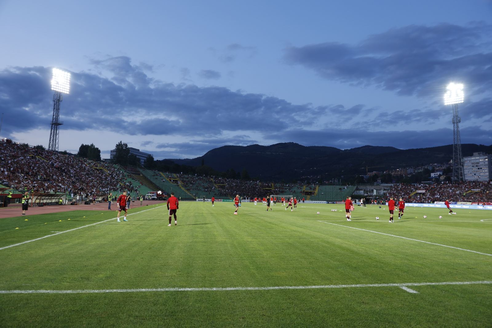 Na Koševu Sarajevo dočekuje Posušje, Velež na gostovanju kod starog rivala