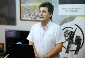 HIT DANA Senadin Lavić