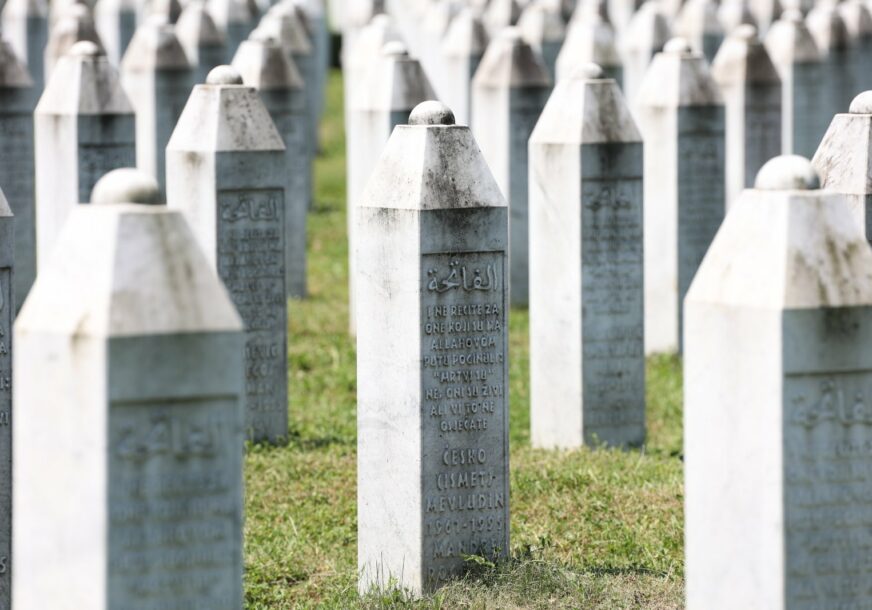 Srebrenica, Potočari, nišani 