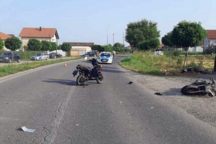 Sudar motocikla i mopeda: Oba vozača prevezena u bolnicu