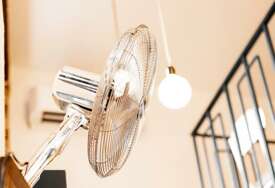 Većina ljudi pogrešno koristi ventilator, Jednostavan trik može znatno bolje rashladiti prostoriju