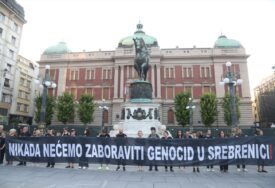 Žene u crnom i ove godine obilježavaju genocid u Srebrenici u centru Beograda