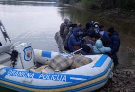 KAKO POJAČATI KONTROLU DRŽAVNE GRANICE Migranti ne posjeduju ili ne žele dati dokumente na uvid kako ne bi bili protjerani
