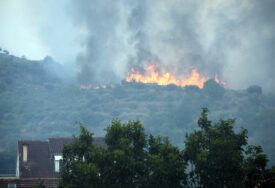 VIDEO / Novi požar digao Dalmaciju na noge: Vatra blizu kuća