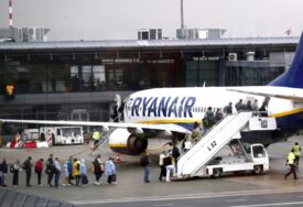 Ryanair promijenio politiku: Roditelji i pratnja djece više neće plaćati rezervaciju mjesta
