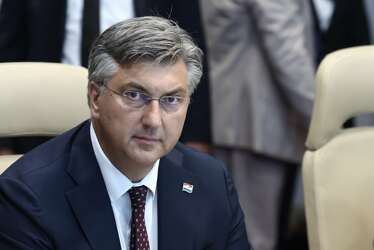 PLENKOVIĆ IZ BRUXELLESA U toku su konsultacije o DP-ovoj rezoluciji o položaju Hrvata u BiH