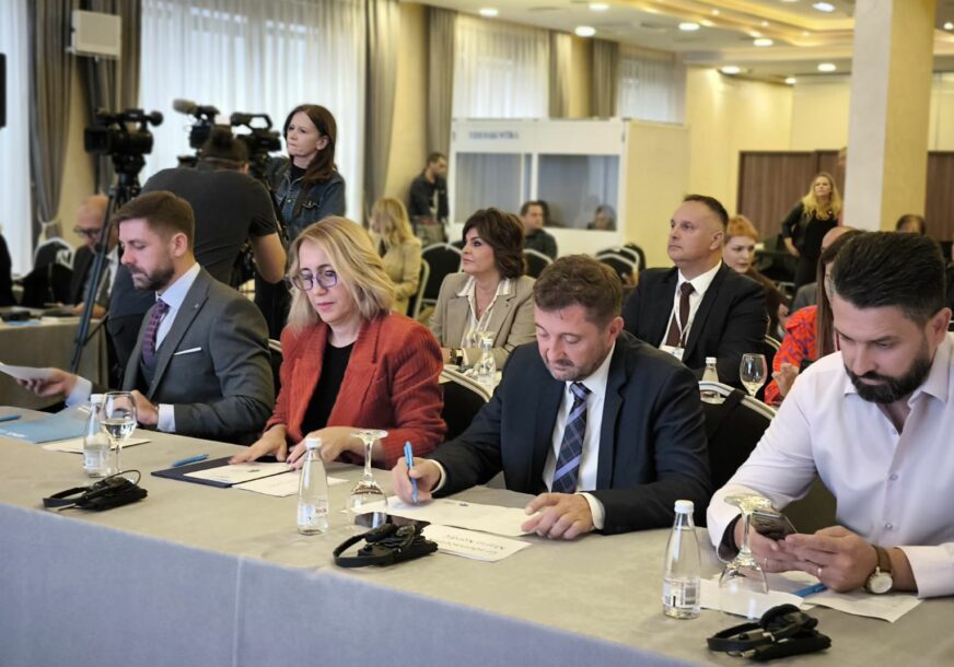 FOTO: URED VLADE FBIH ZA ODNOSE S JAVNOSCU 