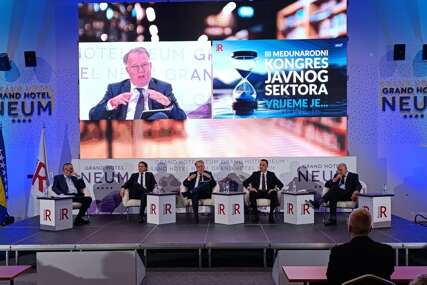 Nikšić na Međunarodnom kongresu javnog sektora u Neumu: "Ne pada nam na pamet privatiziranje elektroprivreda, telekoma..."