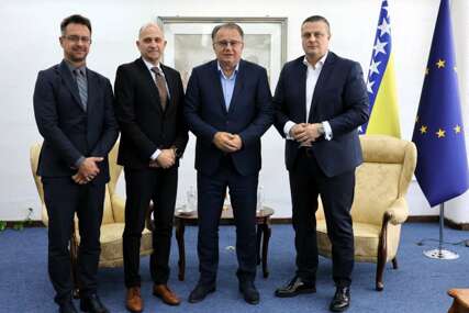 Premijer Nikšić susreo se sa ambasadorom Mađarske u BiH Krisztianom Posom