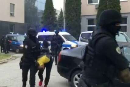 (VIDEO) Uhapšeni zbog droge i oružja: Sprovedeno 6 osoba u Okružno javno tužilaštvo