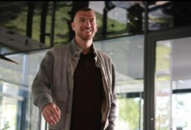 Edin Džeko stigao u Italiju, slijedi ljekarski pregled i potpis ugovora