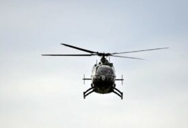 POGLED IZ KABINE HELIKOPTERA: Pogledajte kako Oružane snage gase požar u Hercegovini (VIDEO)