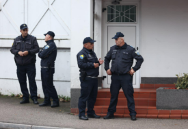 U toku pretresi na više lokacija na području Kalesije i Živinica