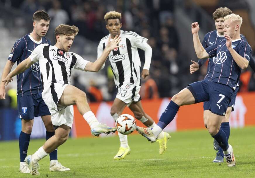 FOTO: EPA/ TOLGA BOZOGLU