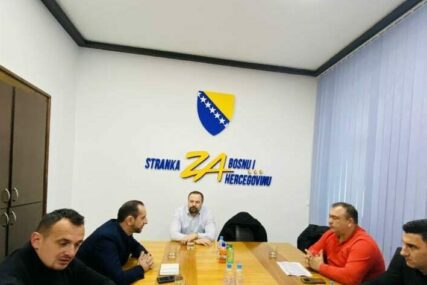 SBiH: Konakoviću, kao što ste Nešića provukli kroz iglene uši, sada kroz iglene uši provedite i strane turiste
