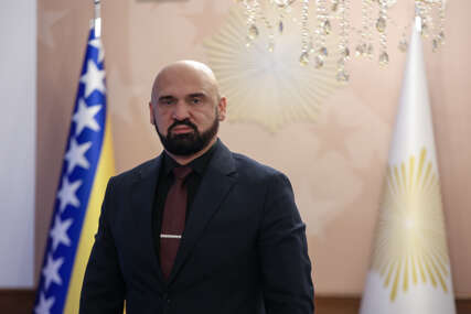 Ramo Isak: Suzdržanost Mahmutovića nanijela štetu Bošnjacima u RS, odgovornost je i na SDA
