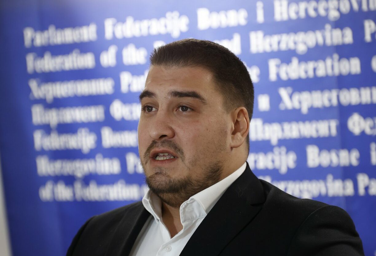 ZAHIRAGIĆ DETALJNO POJASNIO: Evo kako Trojka zapošljava kadrove iz Ratkovih udruženja (VIDEO)