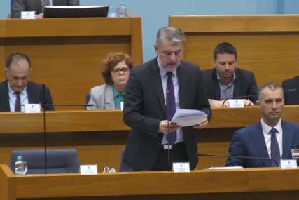Nije Djed Mraz već Alen Šeranić: “Skroman i nedovoljan” poklon medicinarima