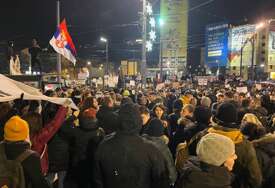 Sudionici beogradskog protesta traže pomoć zbog glavobolje i zujanja u ušima