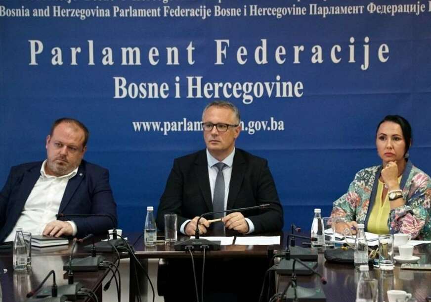 FOTO: KOMISIJA ZA INFORMISANJE ZD PFBIH 