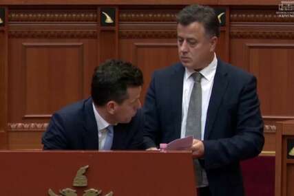 Poslanik opozicije u Tirani blokirao rad Skupštine na više sati