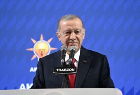 Erdogan: Turska spremna biti domaćin mirovnih pregovora između Rusije i Ukrajine