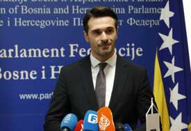 MINISTAR ŠKOBIĆ POTPISAO VAŽAN UGOVOR "Bilo koje unapređenje je dobro. Zašto? Pa zato što je zadovoljan radnik puno..."
