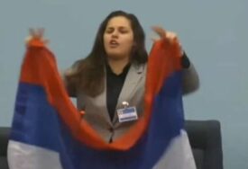 SKANDAL U NSRS "Uredno mi je oduzeta dozvola": Pogledajte kako se Anja Ljubojević hvalila brzom vožnjom (VIDEO)