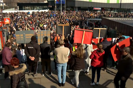 Građani Zenice na ulicama: "Želimo život dostojan čovjeka, ne možemo više" (FOTO)