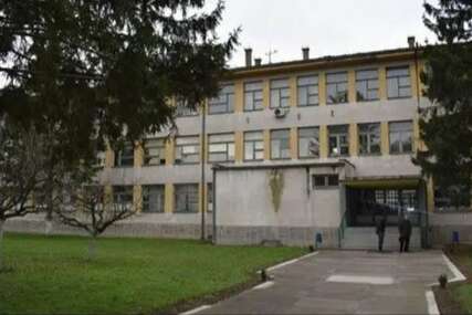 Učenik škole kod Lukavca napravio spisak djece i nacrtao pištolj, roditelji uznemireni