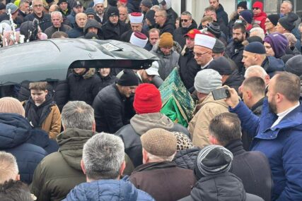 Veliki broj ljudi u Puračiću: Građani se opraštaju od Inele Selimović  i njenog sina