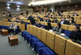 Nakon državne puca i federalna koalicija: Trojka i HDZ ostaju bez ruku!?