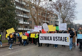 Građani Zenice nastavljaju mirne proteste: Obilazimo odgovorne tražimo odgovore